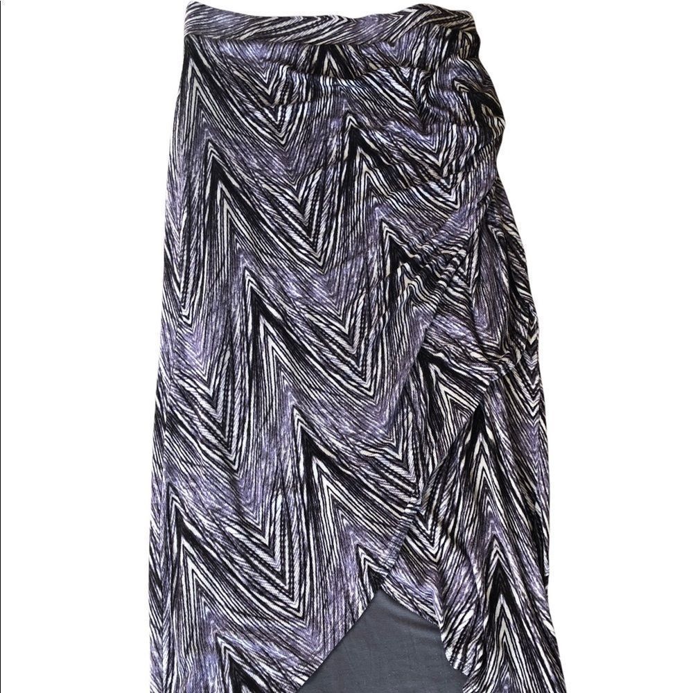 Maeve By Anthropologie Skirt size Small purple black and white stripes